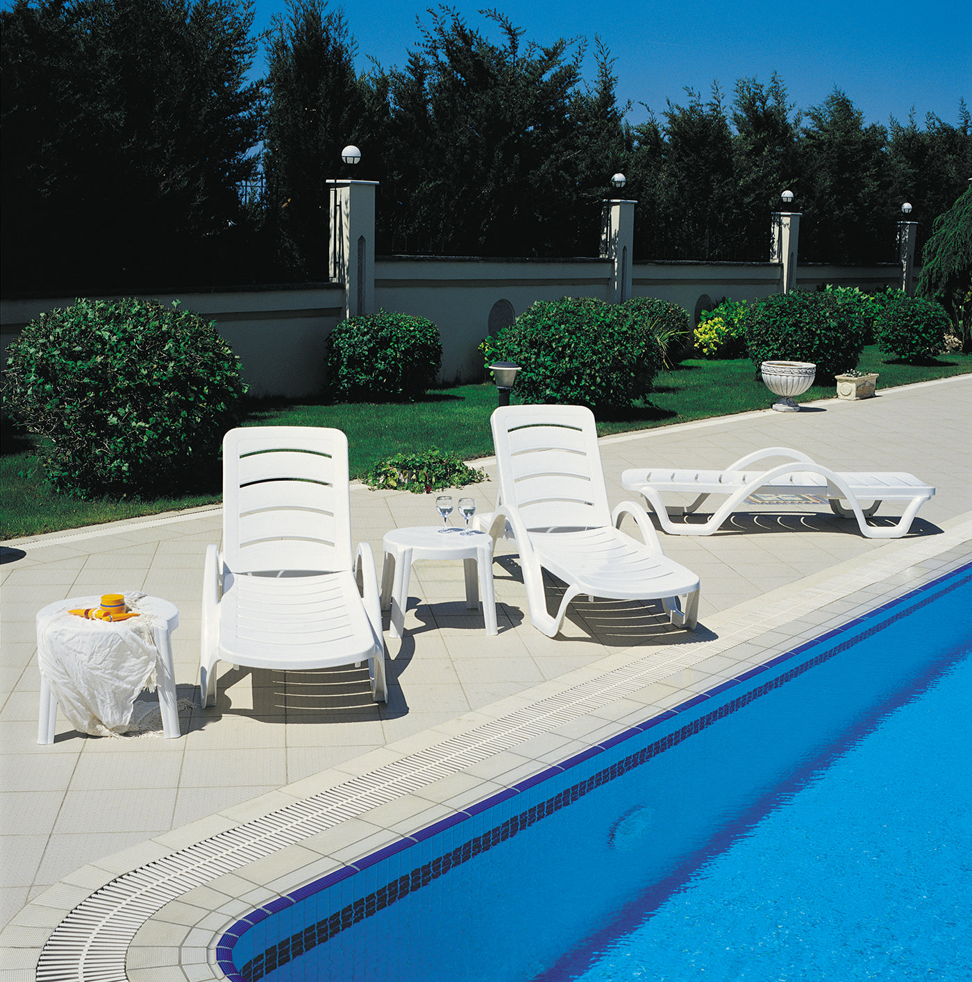Havana-Sunlounger-Ambiance_ccf875b4-eac3-43c0-bde3-e20abe971ceb.jpg
